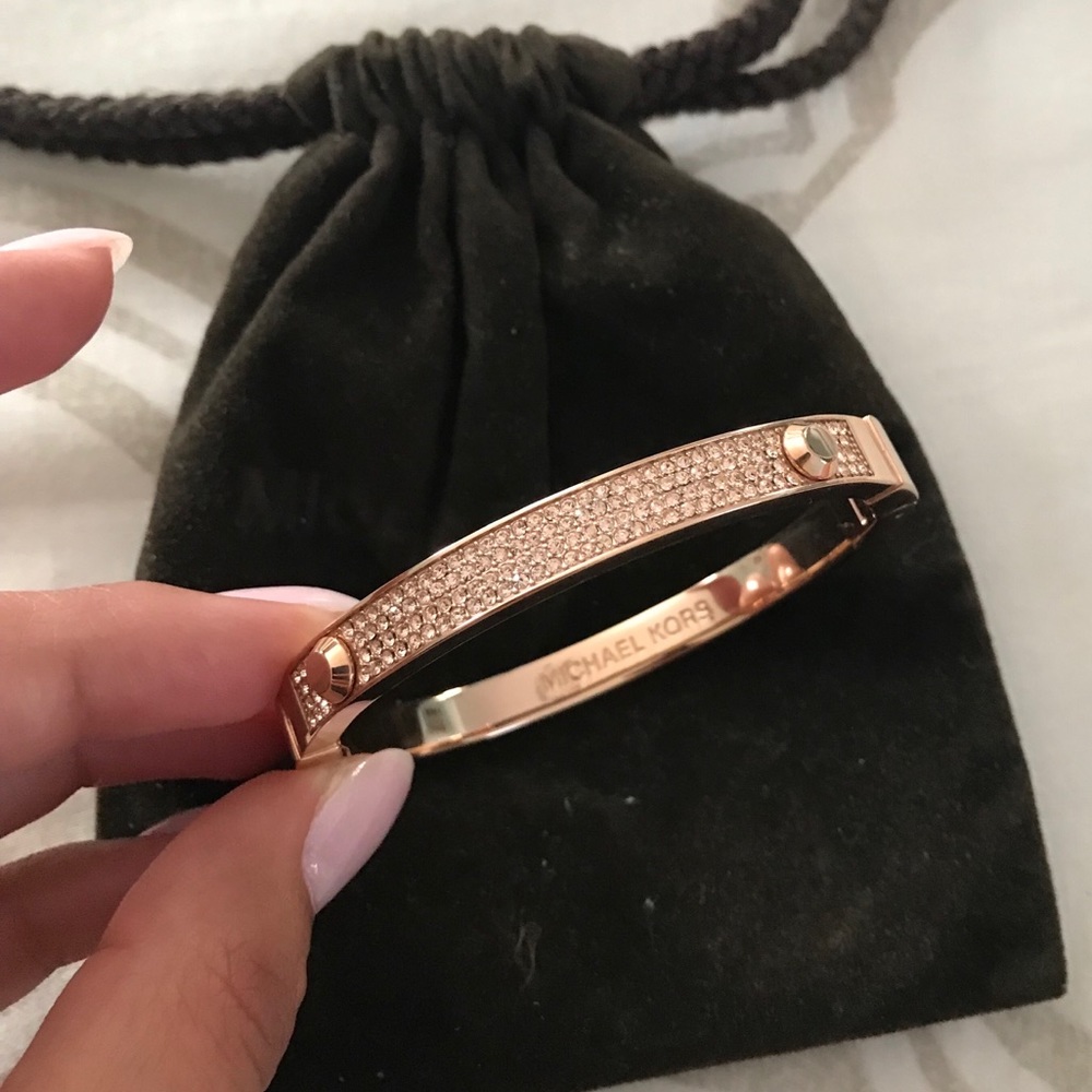 ❌❌SOLD❌❌Michael Kors Rose Gold Pave Bangle